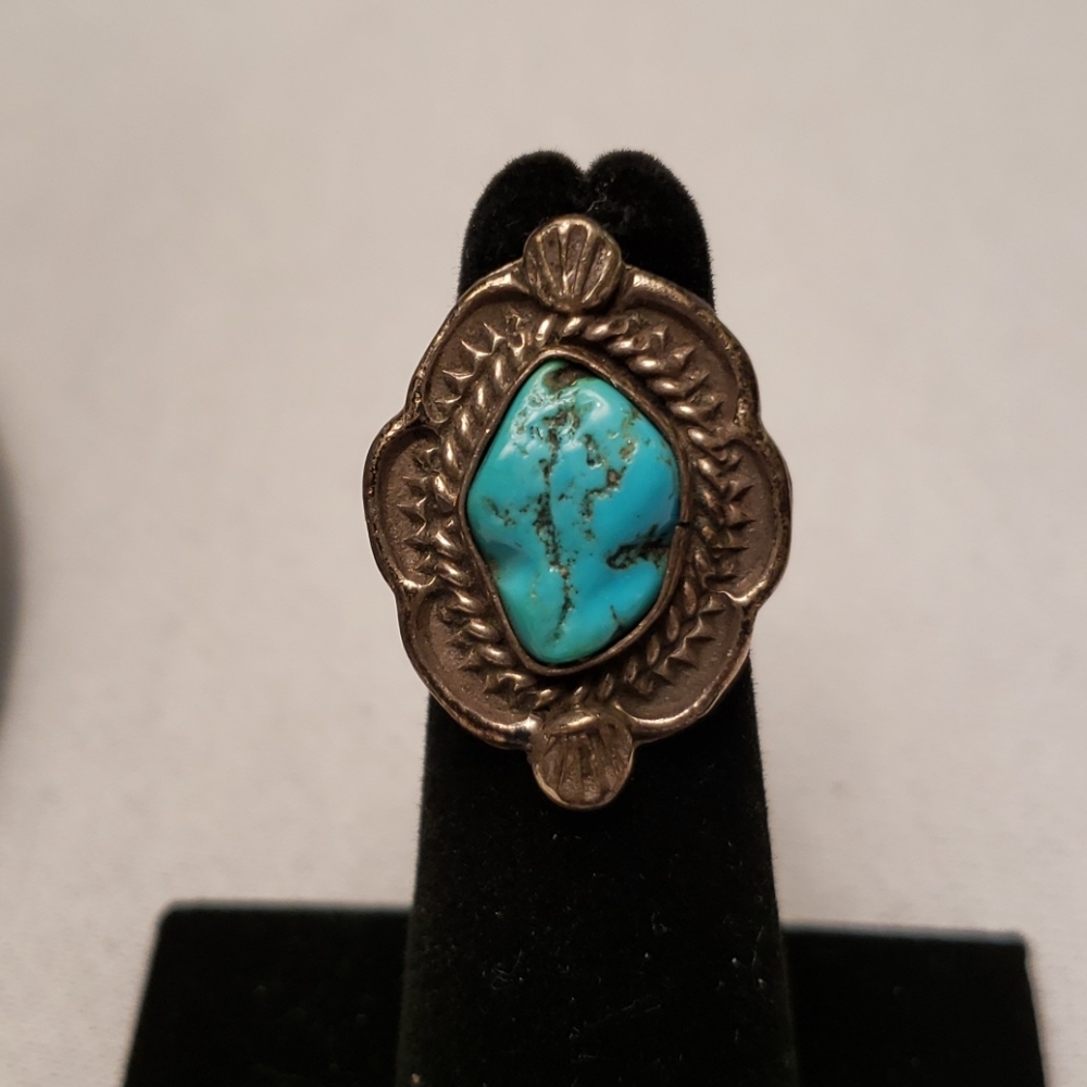 Turquoise Ring - Picture 2 of 4